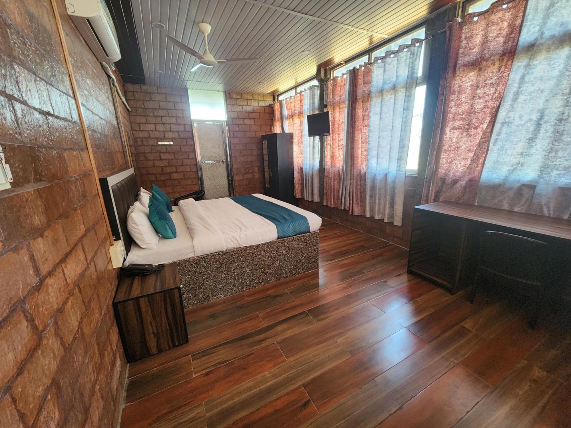 Shri Shiv Villa Resort By Bd Hospitality ชาซันเกอร์ ภายนอก รูปภาพ