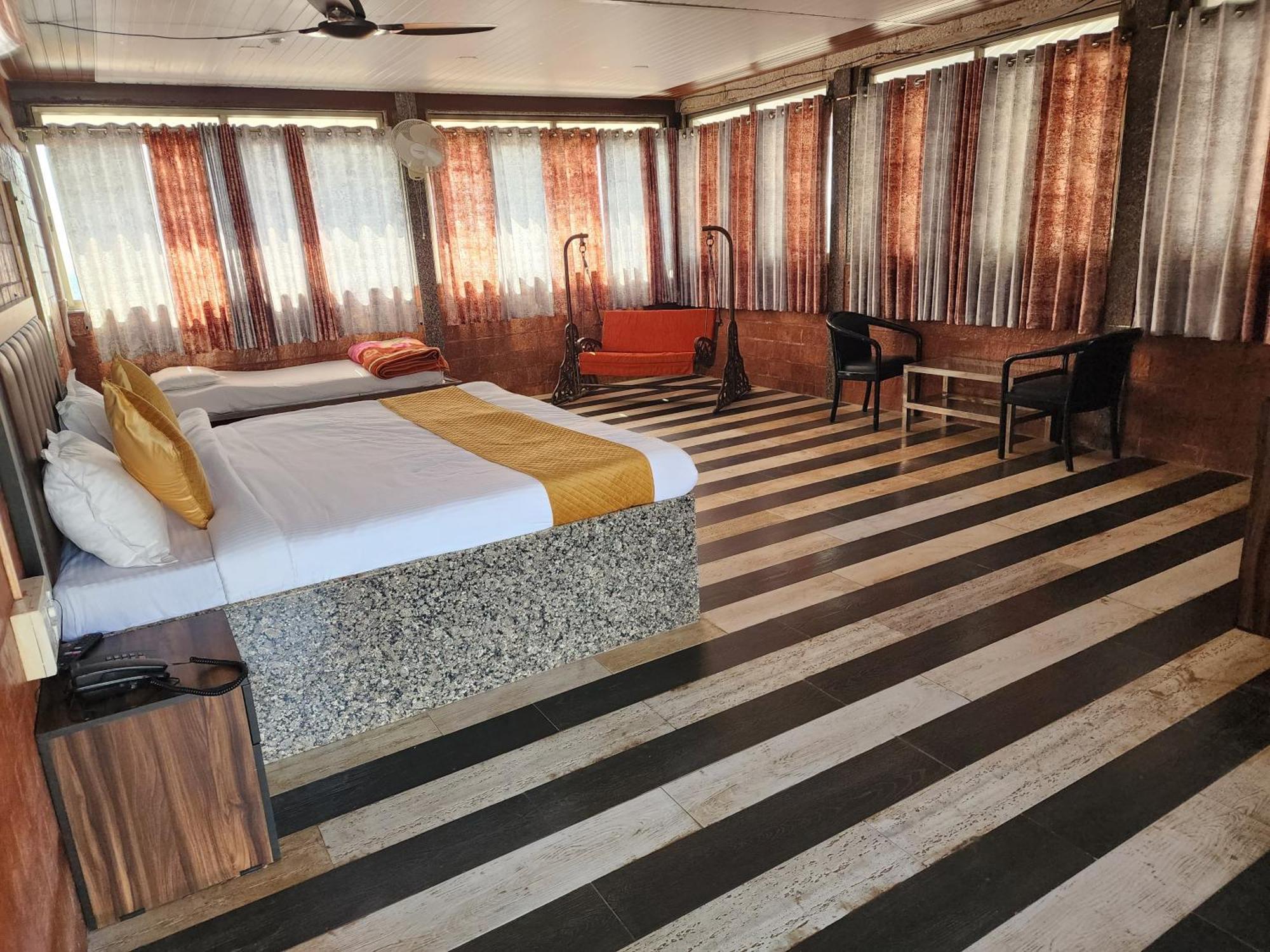 Shri Shiv Villa Resort By Bd Hospitality ชาซันเกอร์ ภายนอก รูปภาพ