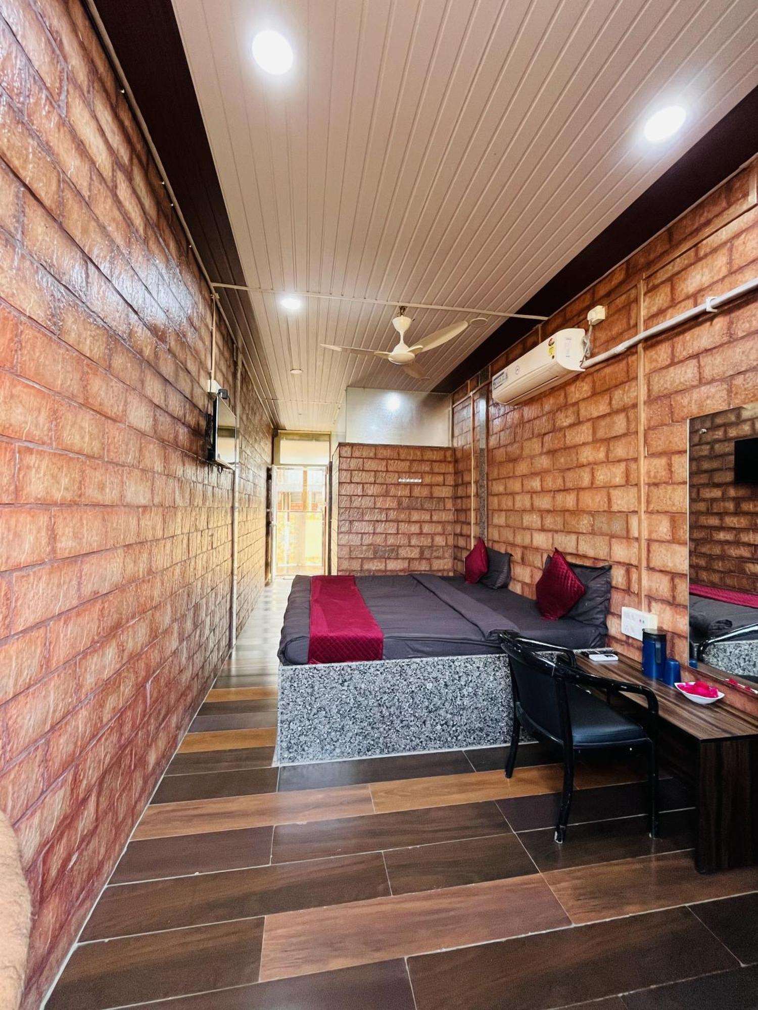 Shri Shiv Villa Resort By Bd Hospitality ชาซันเกอร์ ภายนอก รูปภาพ