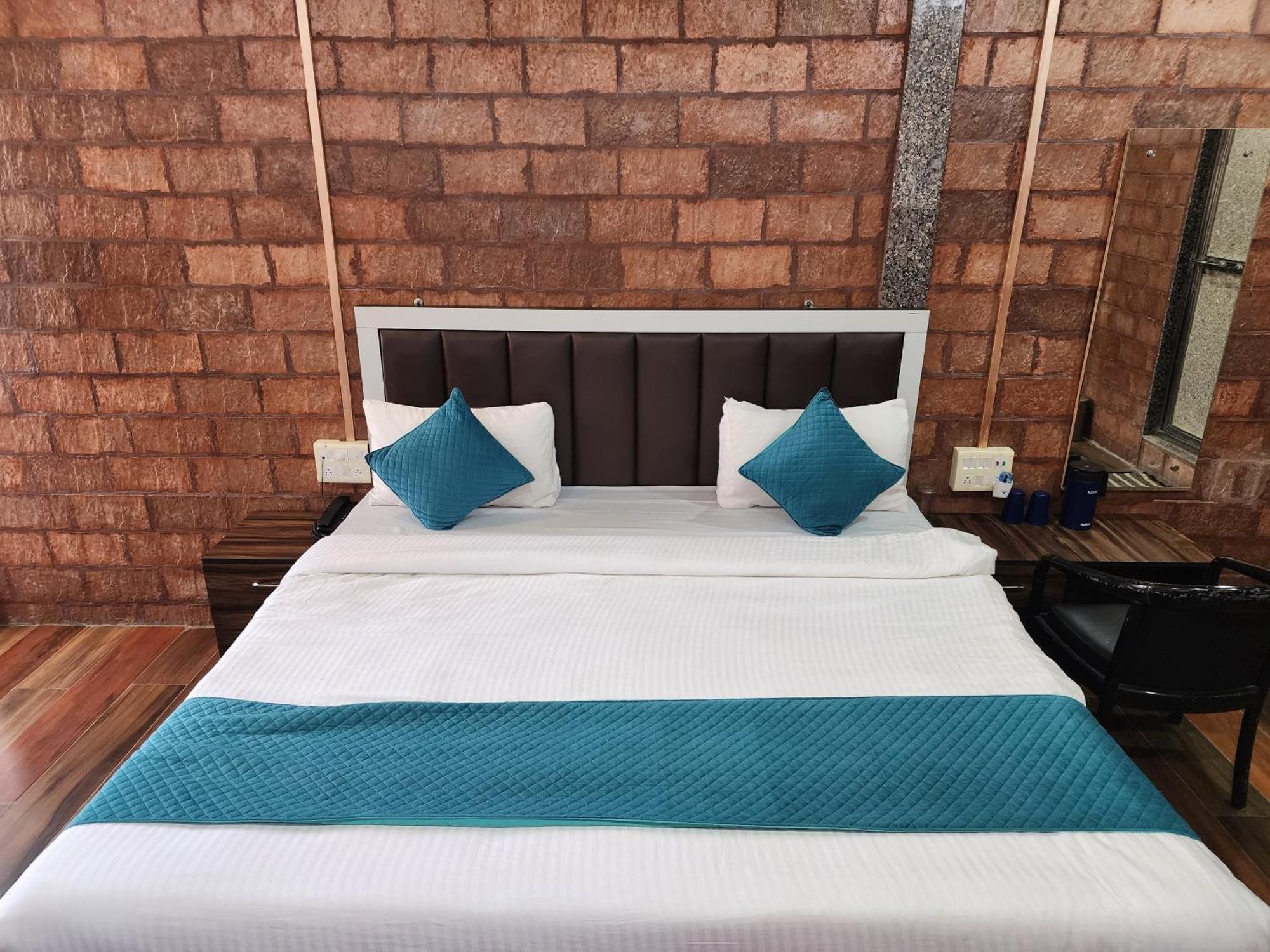 Shri Shiv Villa Resort By Bd Hospitality ชาซันเกอร์ ภายนอก รูปภาพ