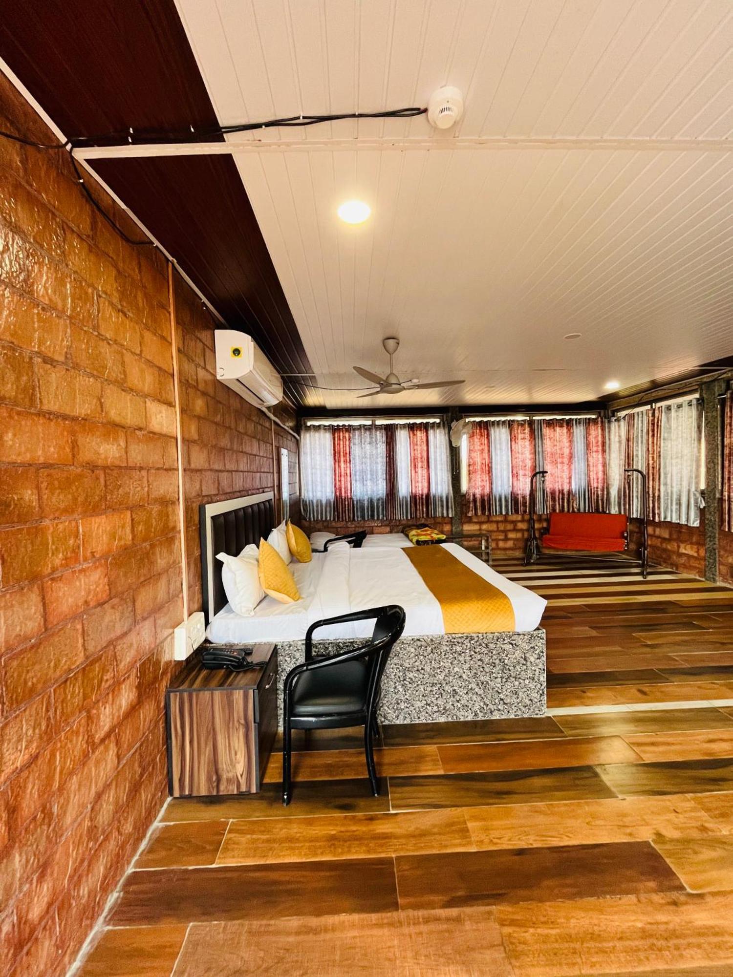 Shri Shiv Villa Resort By Bd Hospitality ชาซันเกอร์ ภายนอก รูปภาพ